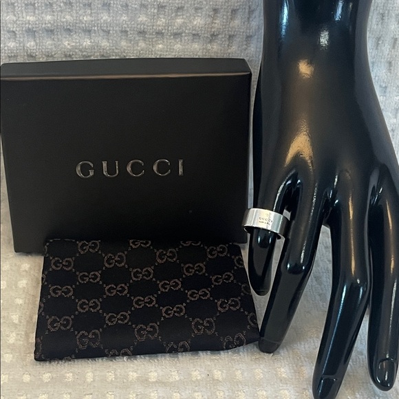 Gucci Ring sz 8/US 4 1/2 szFull Inclusion - Picture 1 of 13